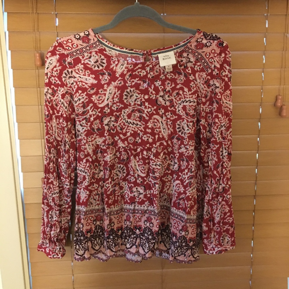 Beautiful spring/summer blouse. NWOT